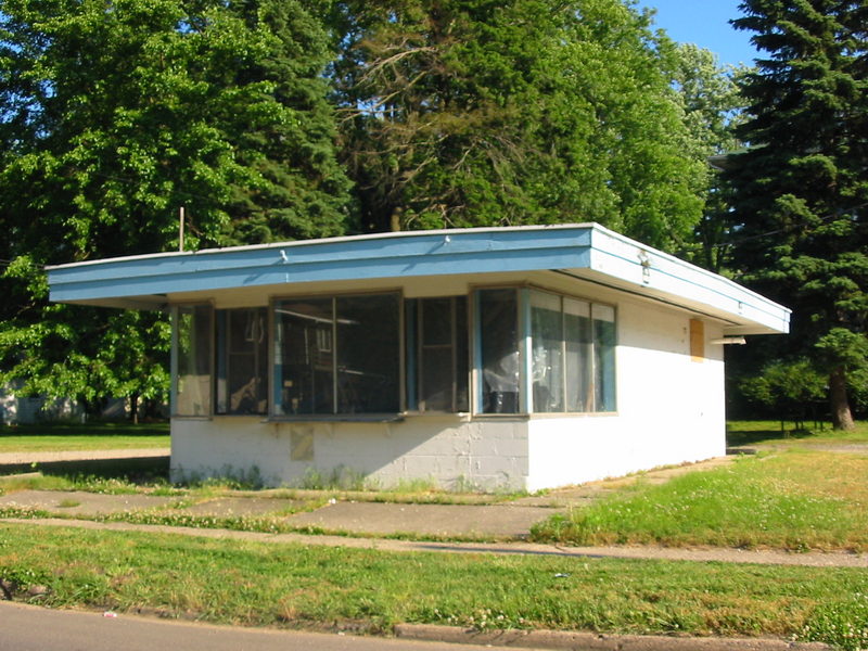 Dairy Queen - June 2002 Photo (newer photo)